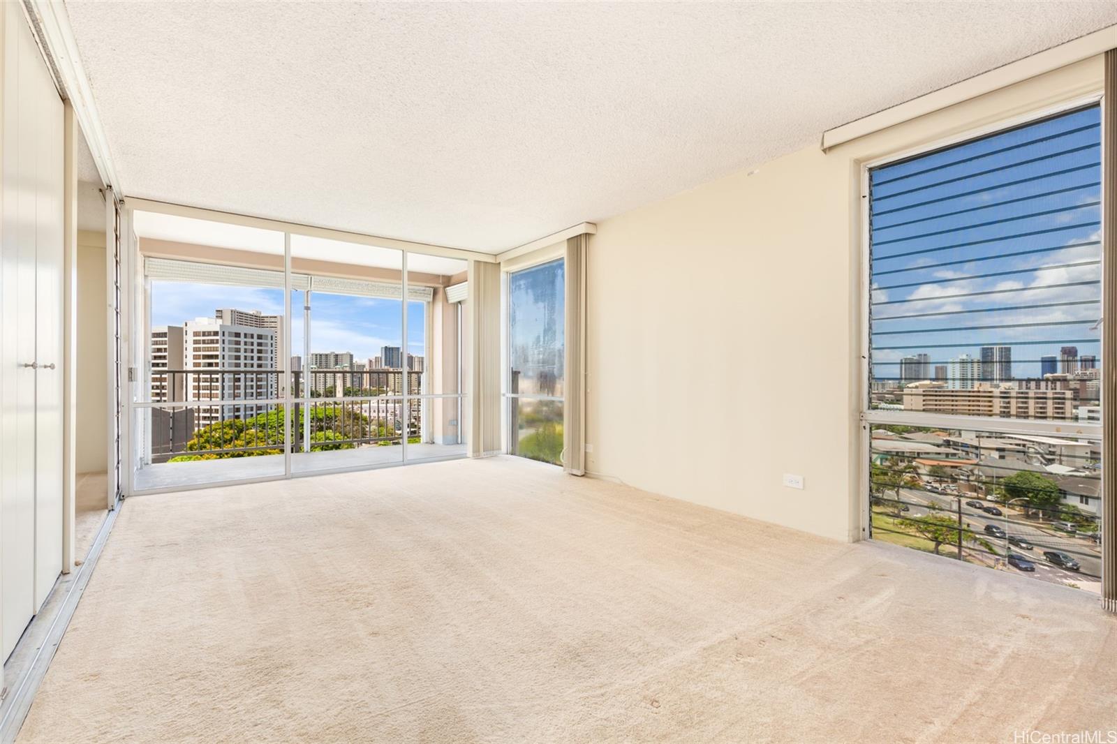 1617 Keeaumoku Street #1005, Honolulu, HI 96822