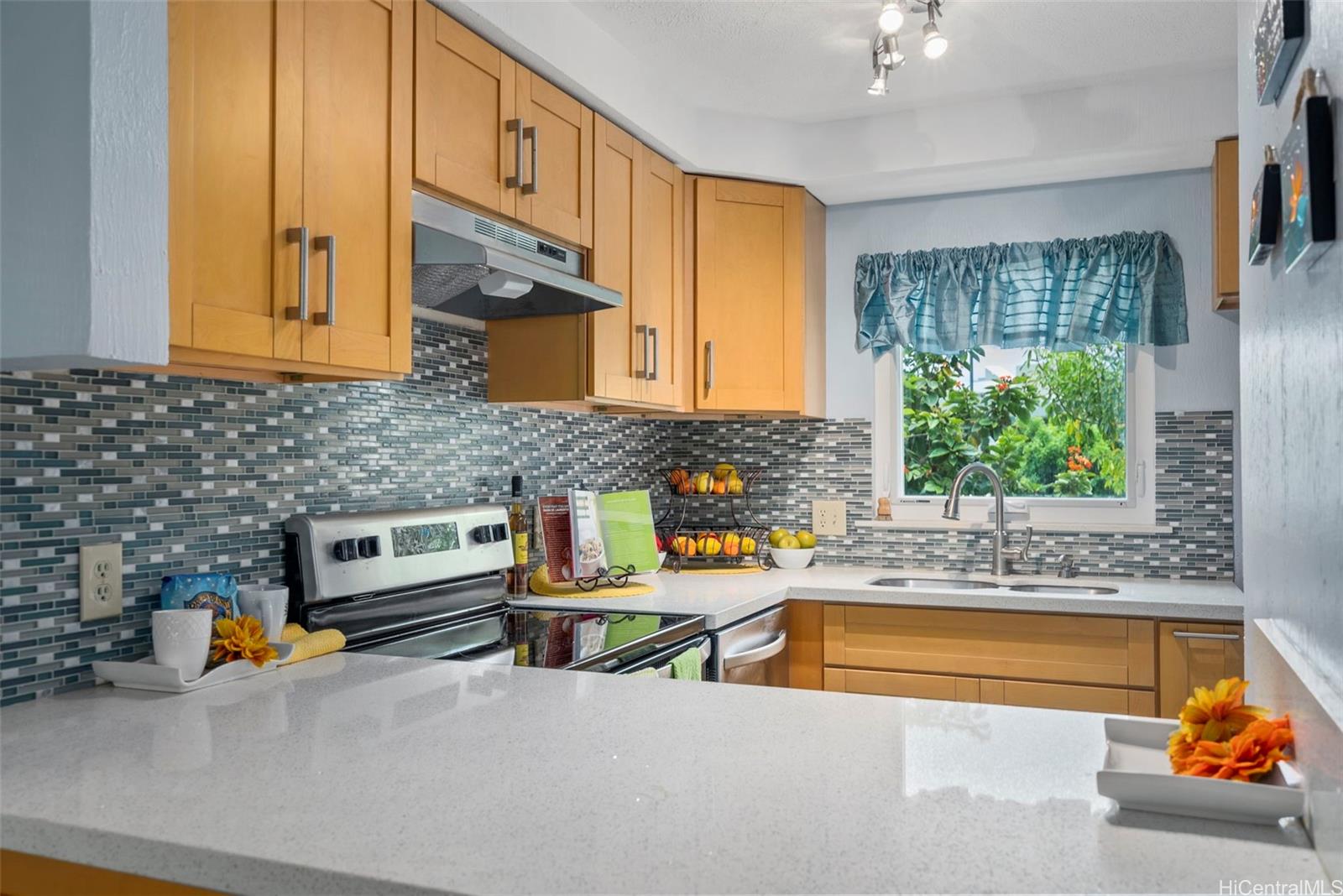 355 Aoloa Street #K204, Kailua, HI 96734