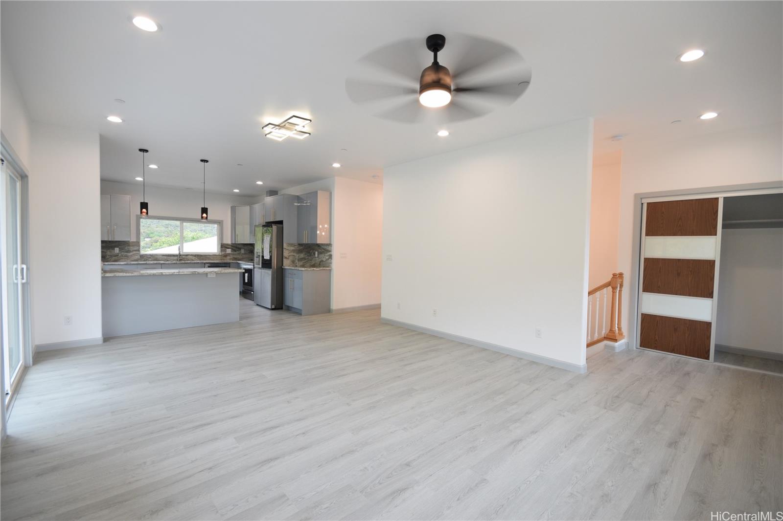 418B HALEMAUMAU Street Honolulu, HI 96821