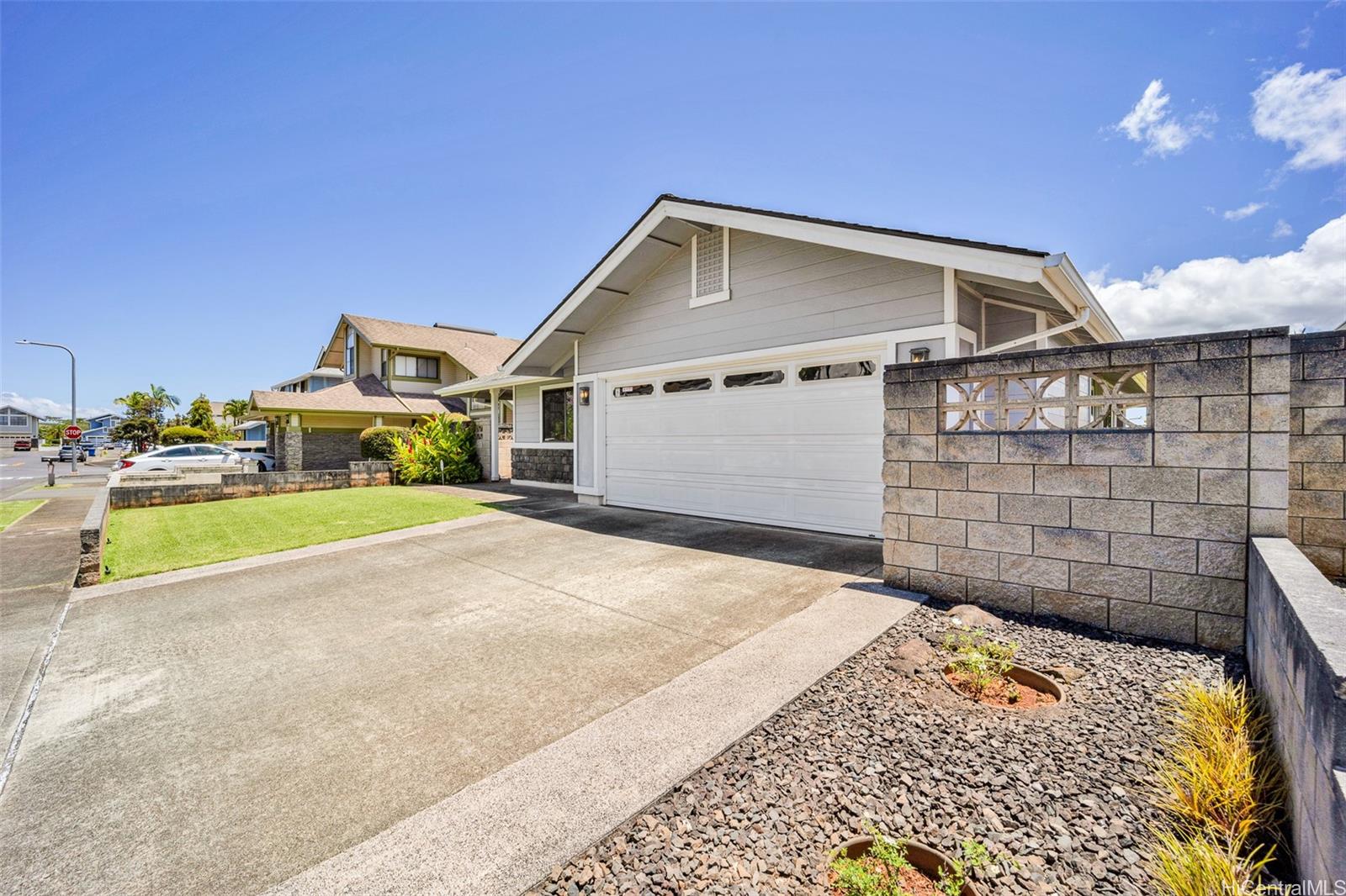 95-1009 Koliliko Street Mililani, HI 96789