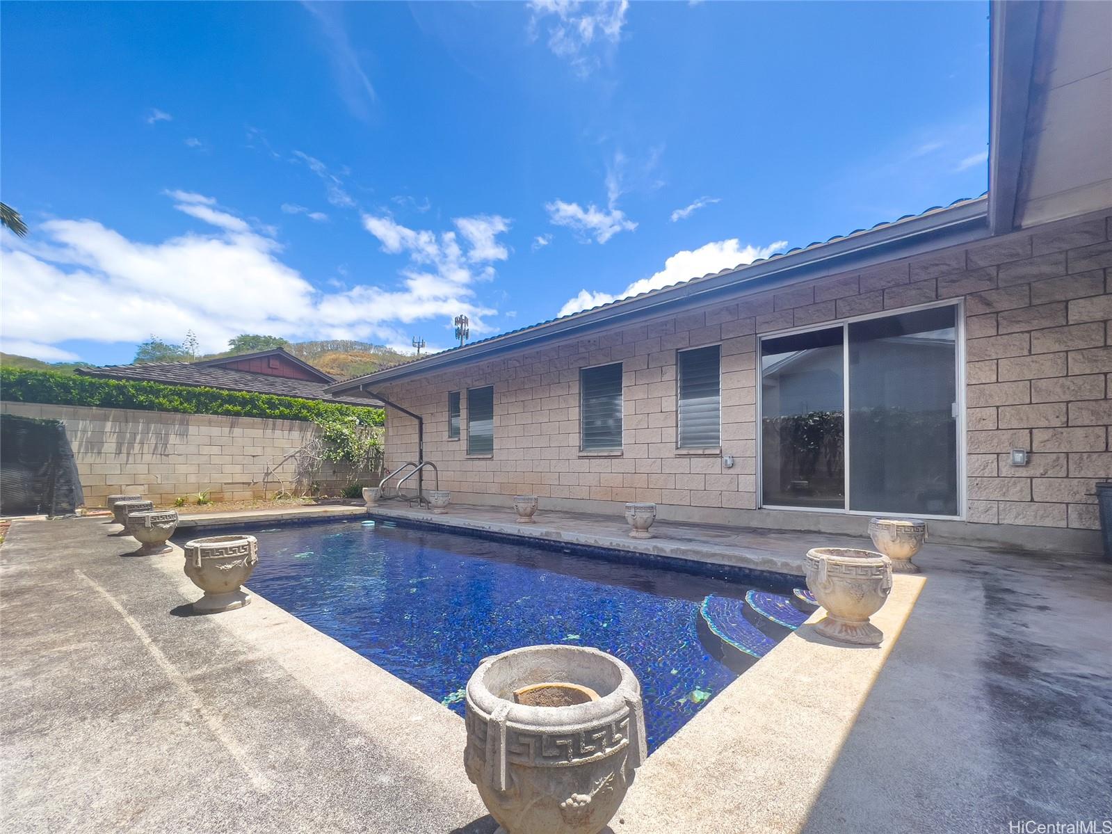 1579 Ala Noni Place Honolulu, HI 96818