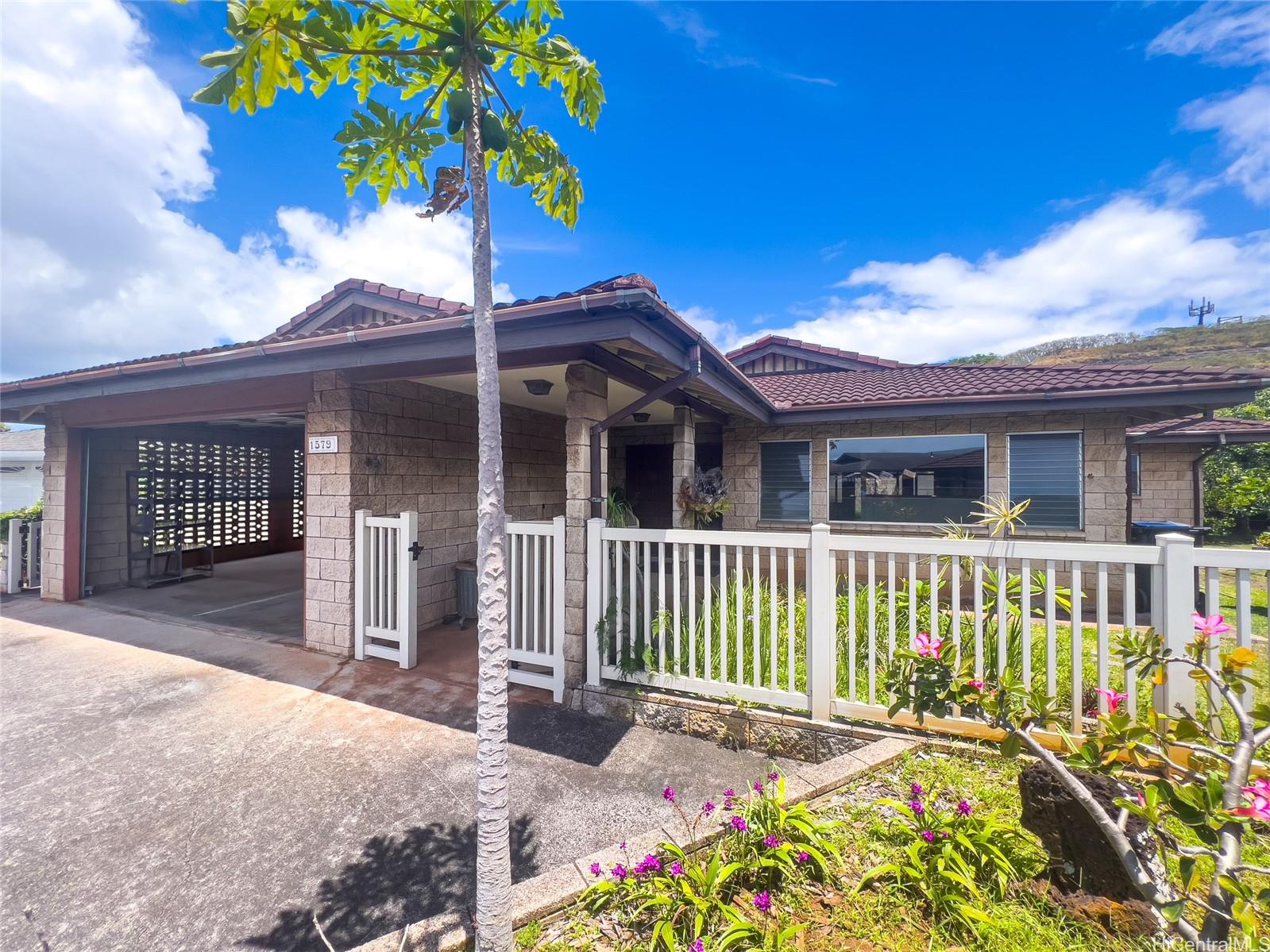 1579 Ala Noni Place Honolulu, HI 96818