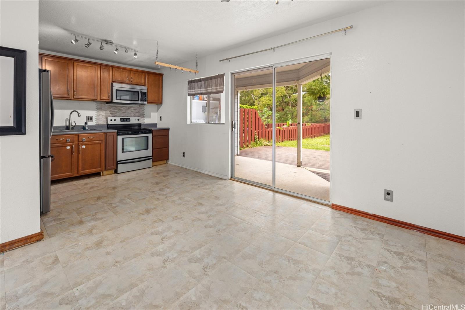 92-1226 Makakilo Drive #6, Kapolei, HI 96707