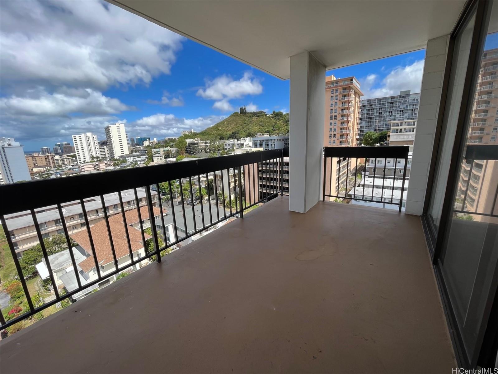 1560 Thurston Avenue #1206, Honolulu, HI 96822