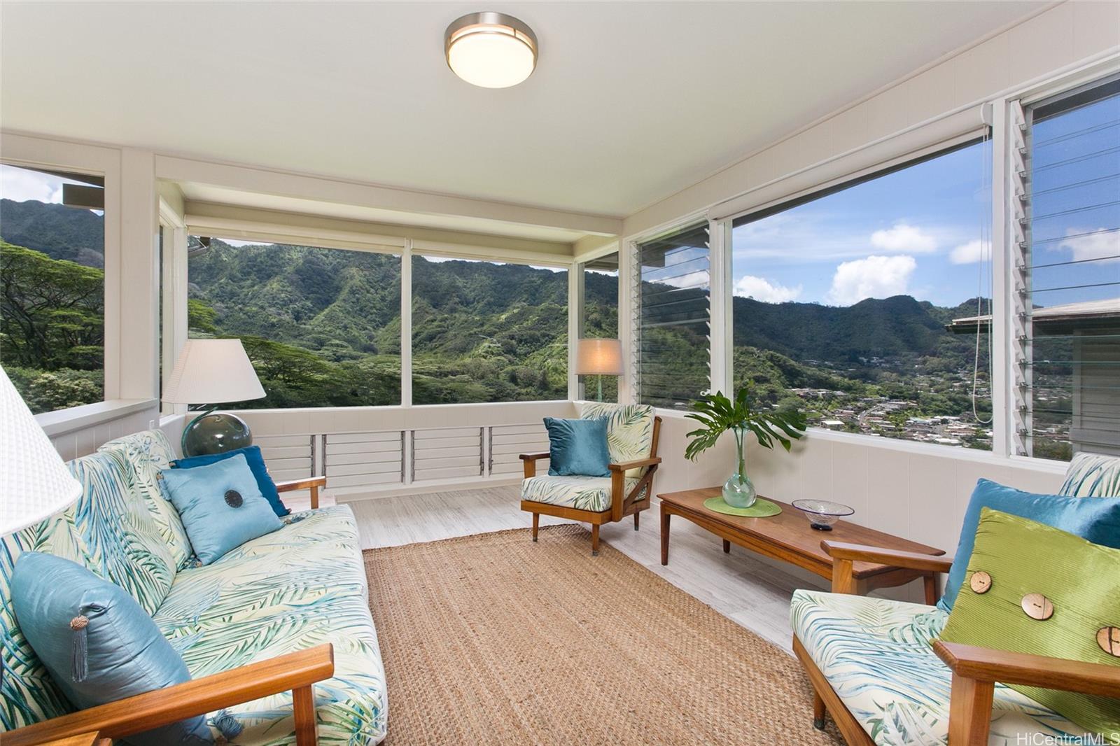 3779 Kumulani Place Honolulu, HI 96822