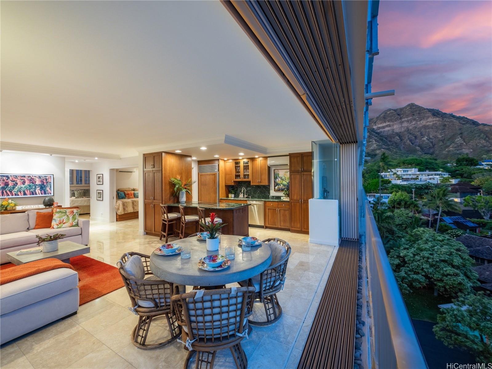 2801 Coconut Avenue #7D, Honolulu, HI 96815