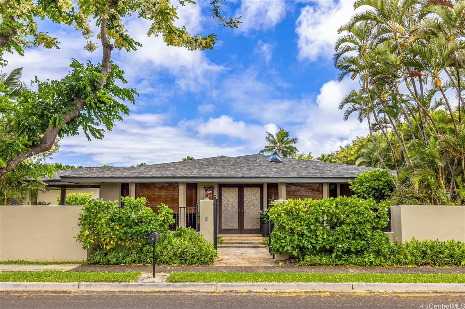 43 Nawiliwili Street Honolulu, HI 96825