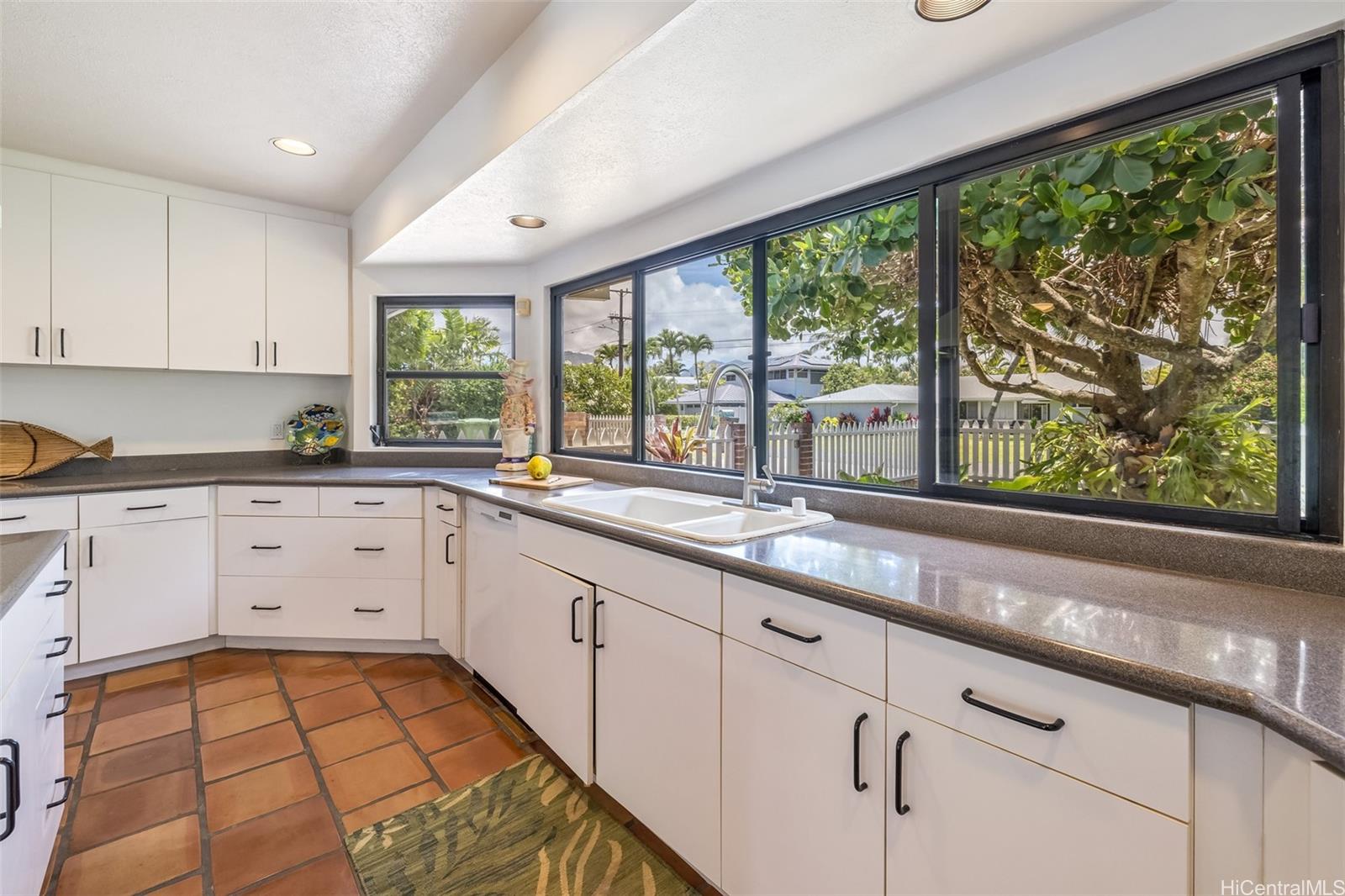 155 Kuuhale Street Kailua, HI 96734