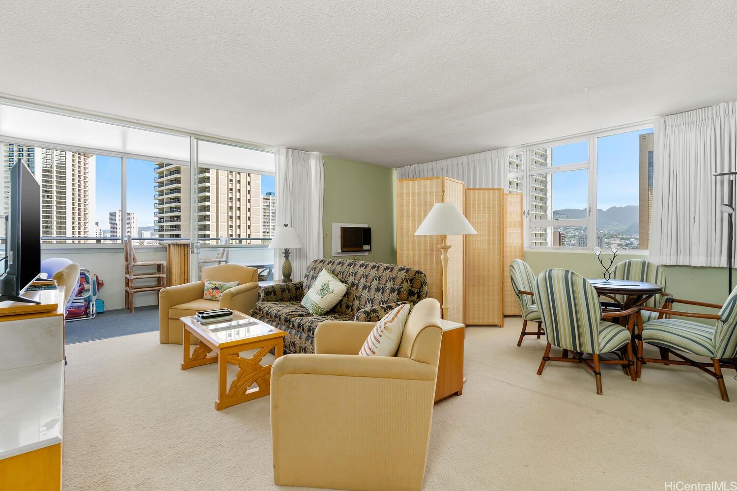 2500 Kalakaua Avenue #2103, Honolulu, HI 96815