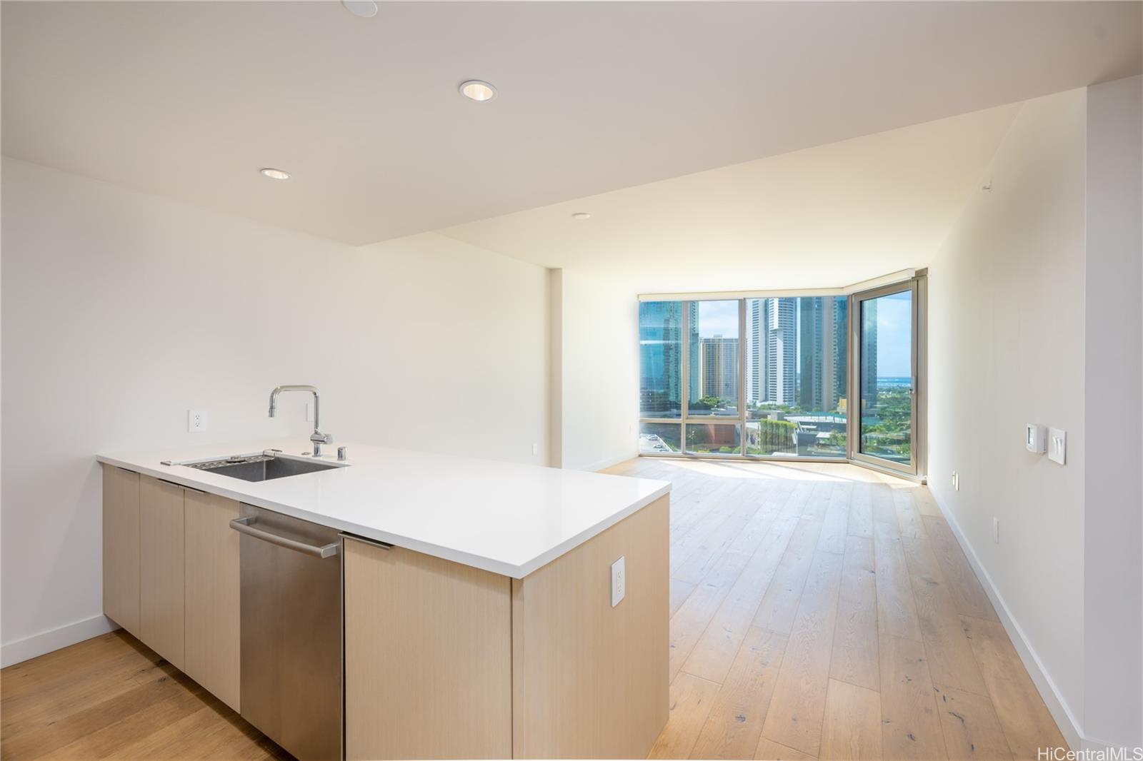 1001 Queen Street #1308, Honolulu, HI 96814