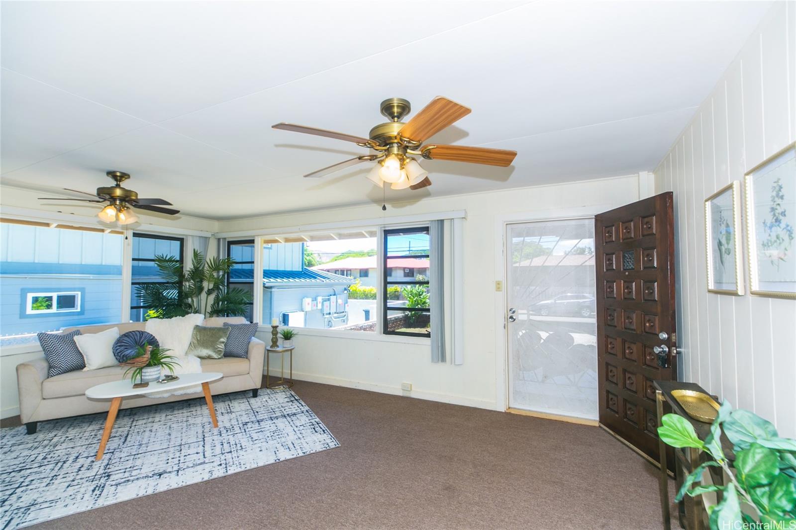 921 Luawai Street Honolulu, HI 96816