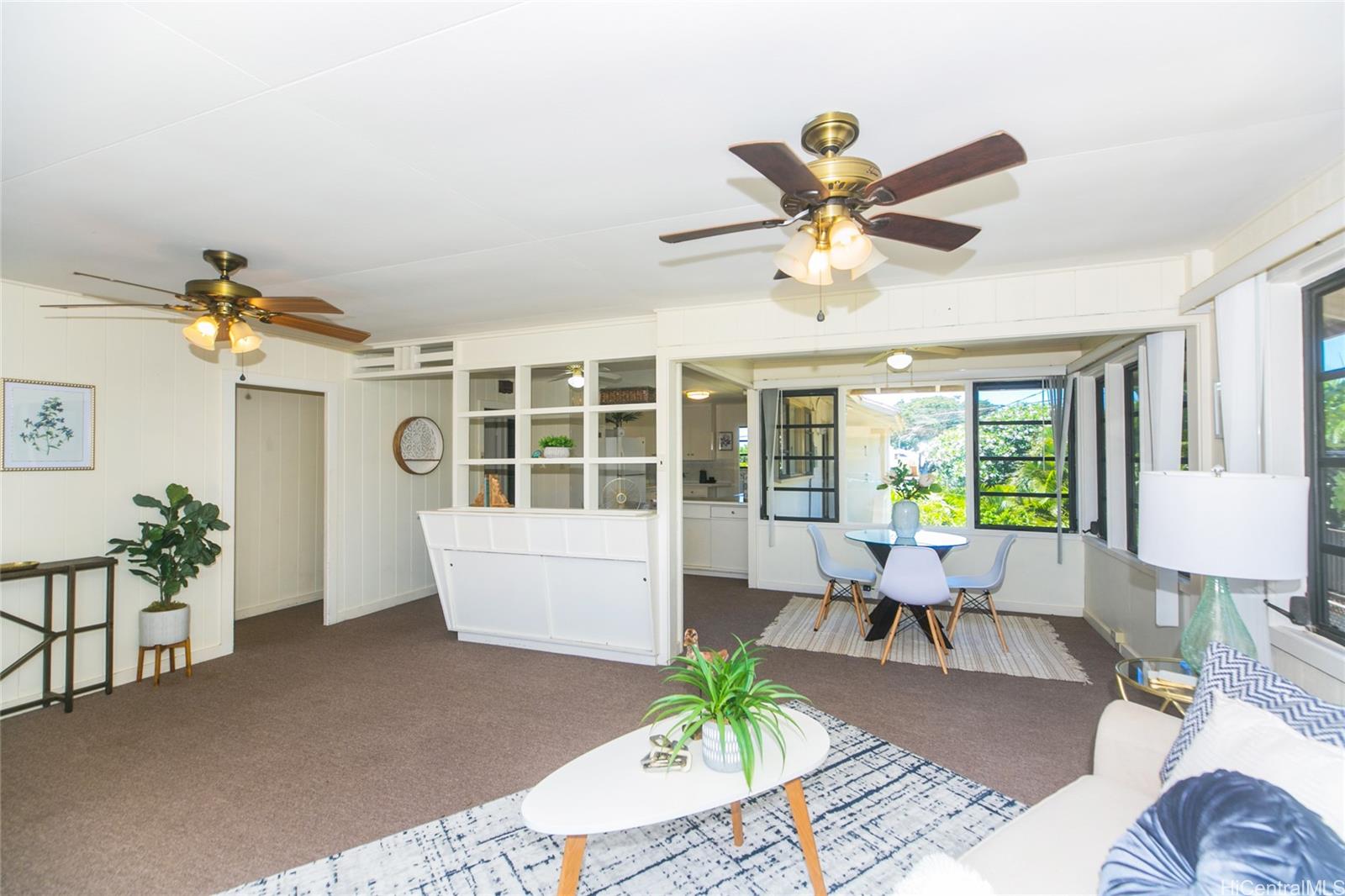 921 Luawai Street Honolulu, HI 96816