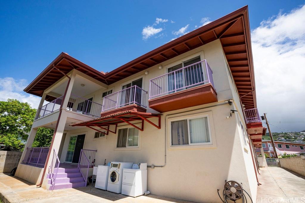 2969 Kamakini Street Honolulu, HI 96816