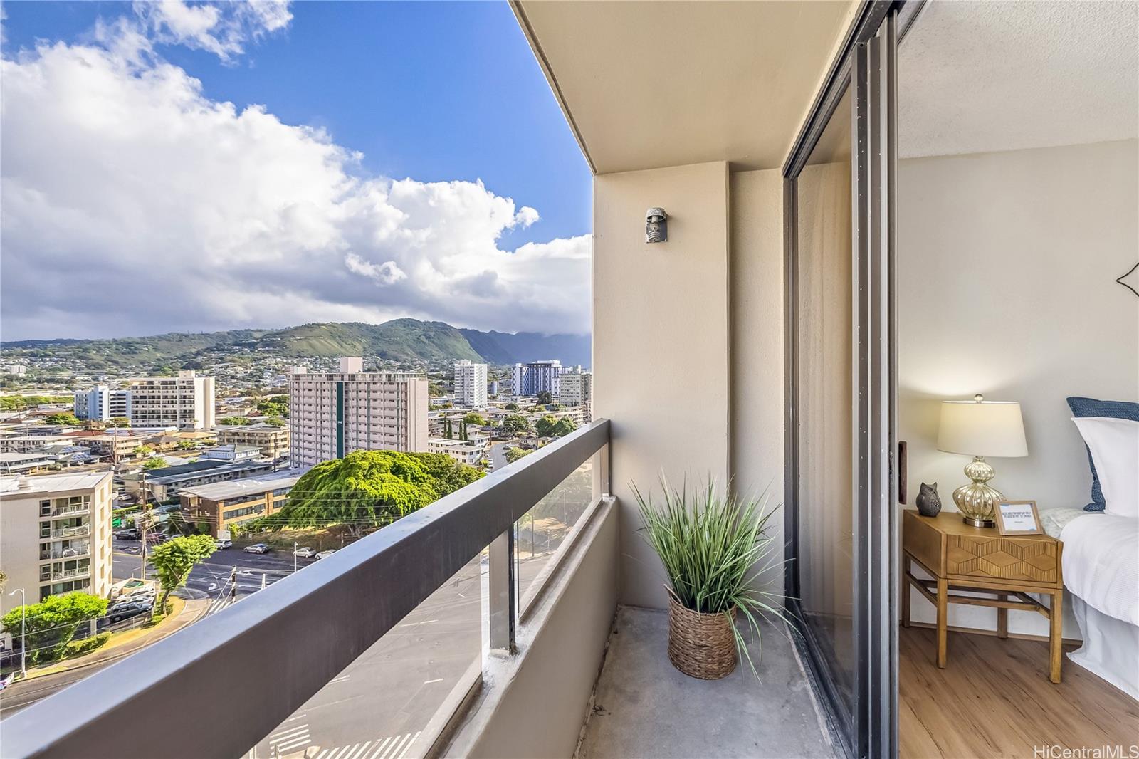 2499 Kapiolani Boulevard #1206, Honolulu, HI 96826