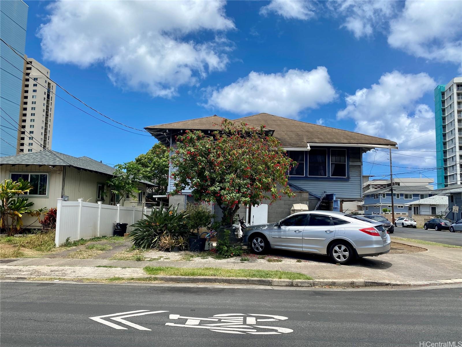 2831 Winam Avenue Honolulu, HI 96816