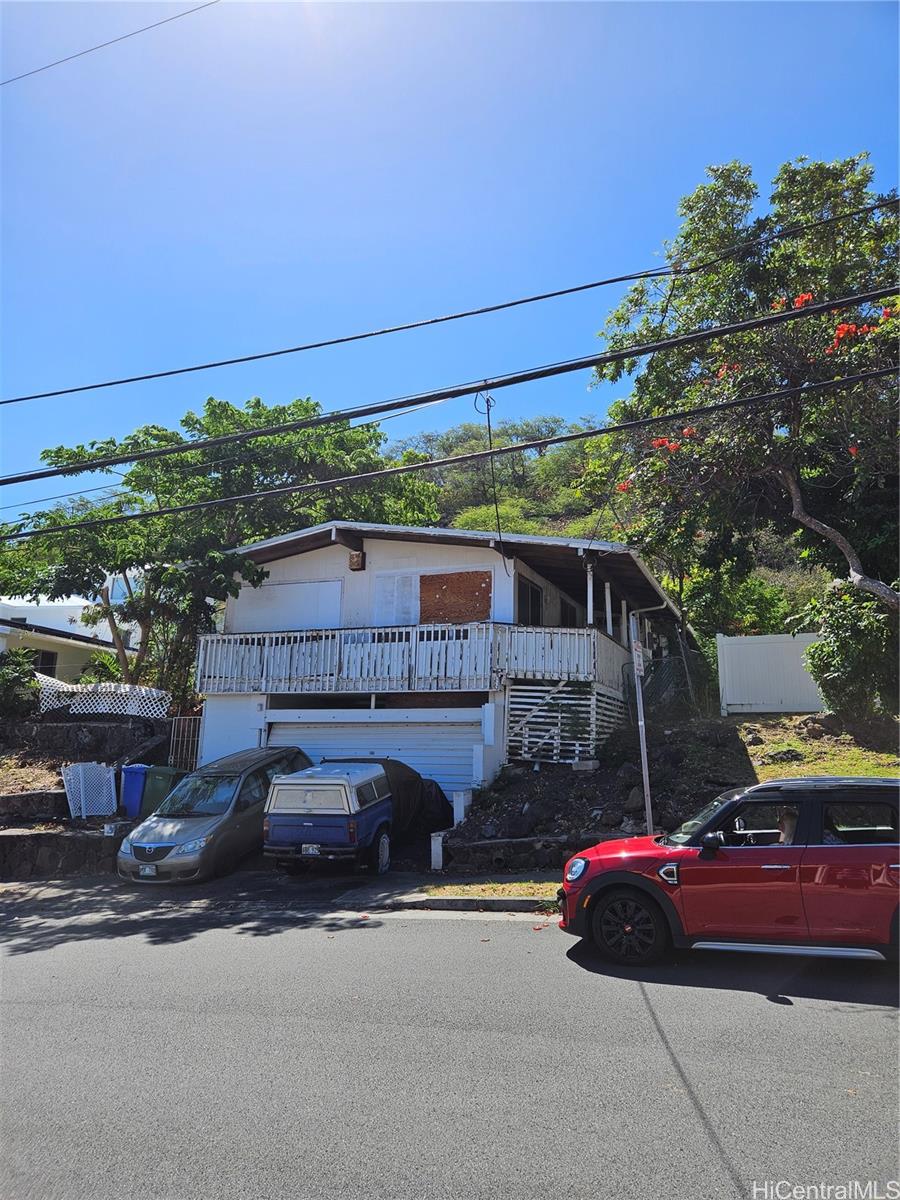 1232 Kalaniiki Street Honolulu, HI 96821