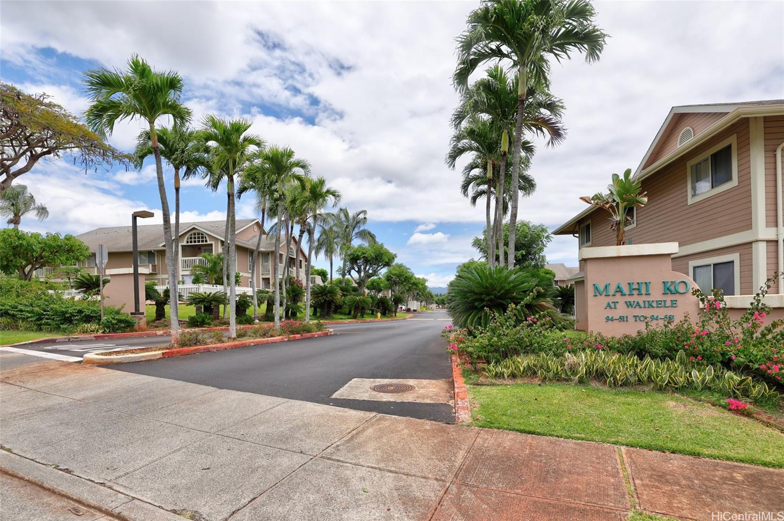 94-547 Lumiaina Street #R203, Waipahu, HI 96797