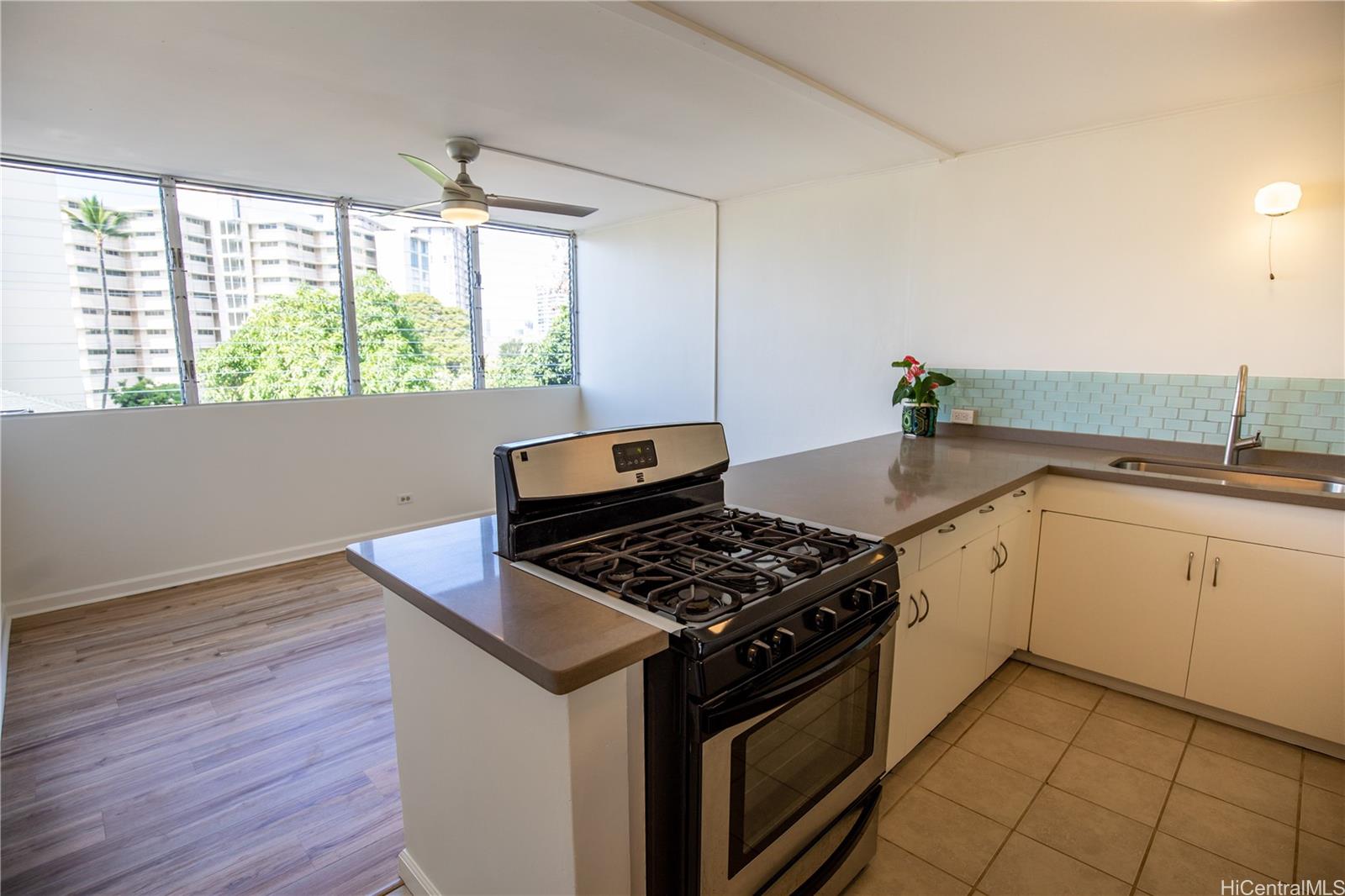 1722 Makiki Street #302, Honolulu, HI 96822