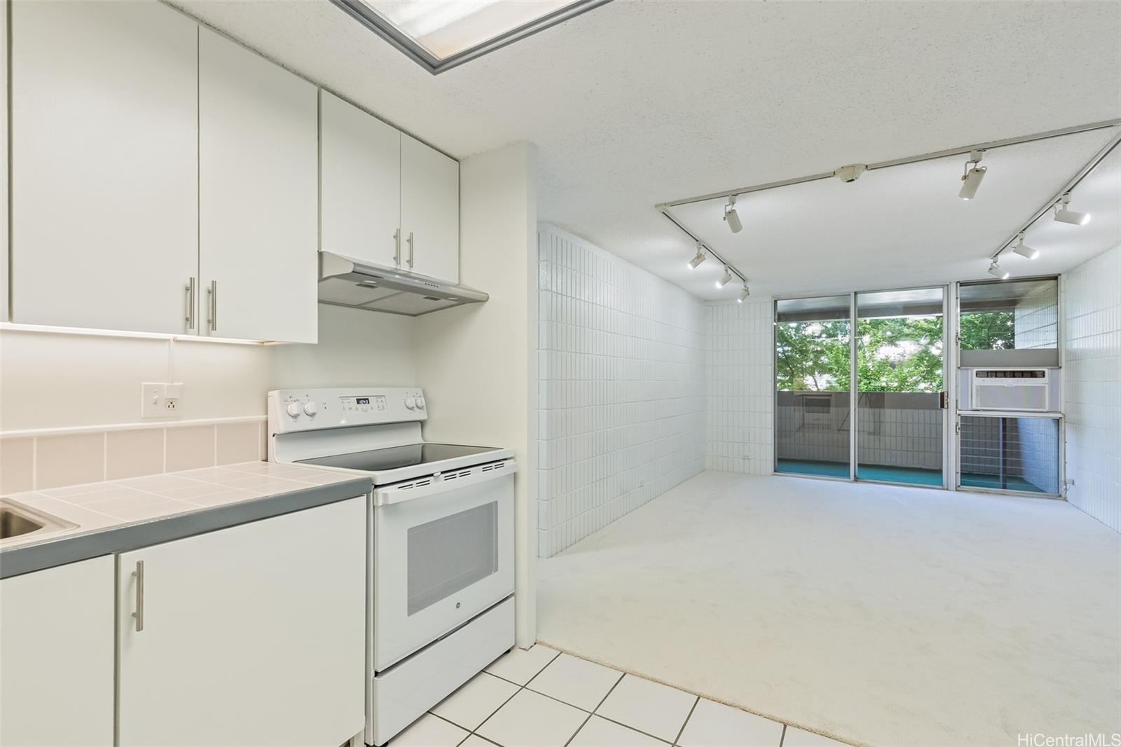 1099 Ala Napunani Street #202, Honolulu, HI 96818