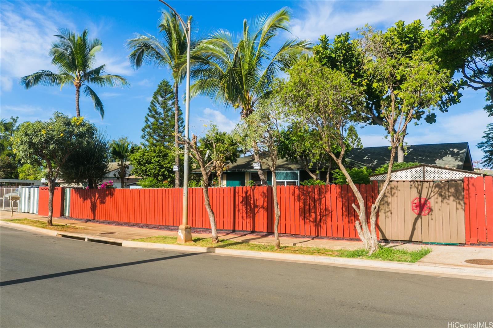 87-545 Kulaaupuni Street Waianae, HI 96792