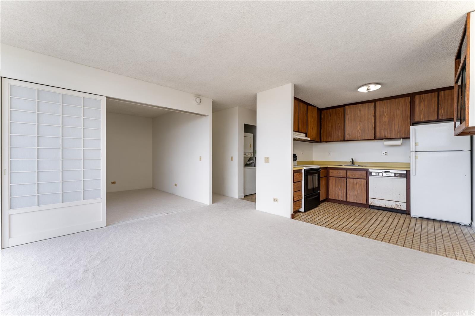 2754 Kuilei Street #1105, Honolulu, HI 96826