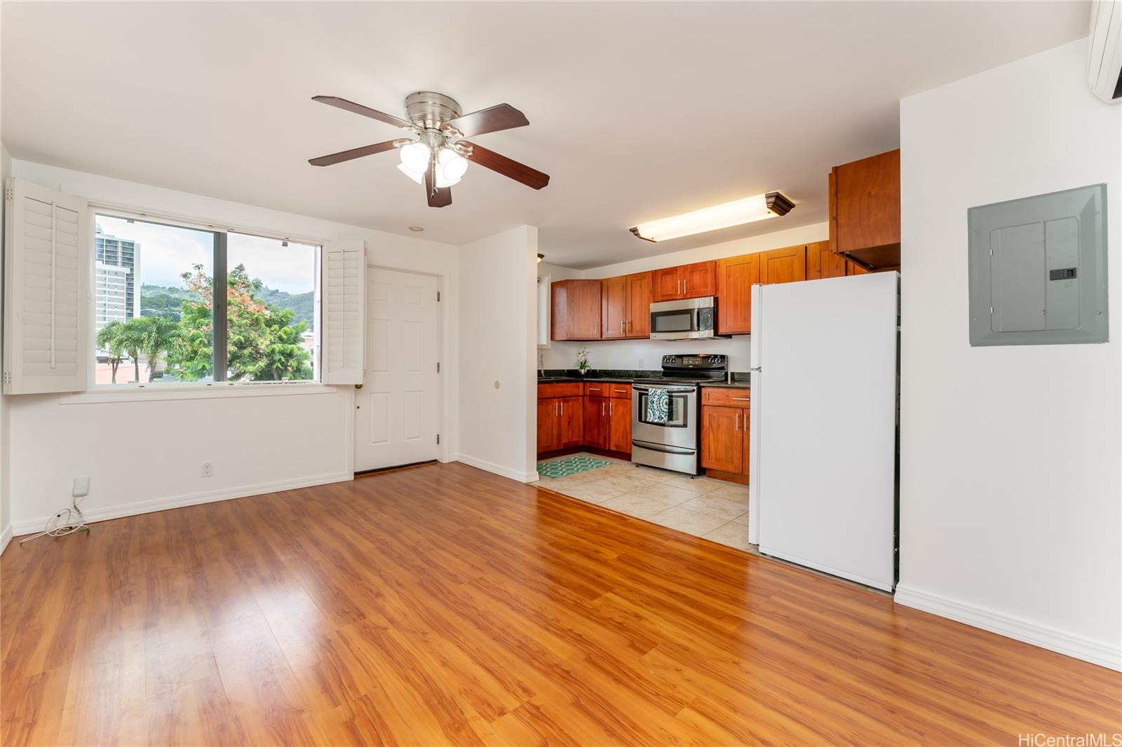 1504 Liholiho Street #301, Honolulu, HI 96822