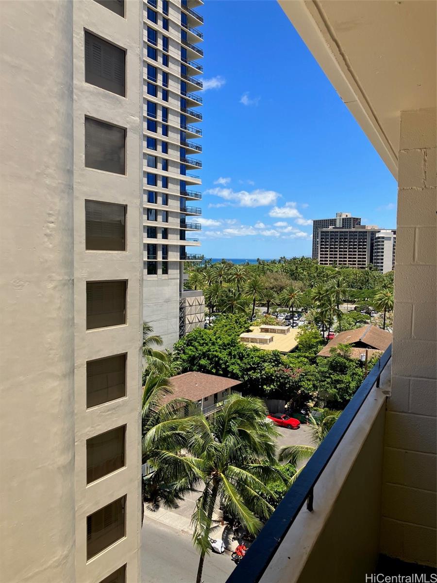 247 Beach Walk #904, Honolulu, HI 96815