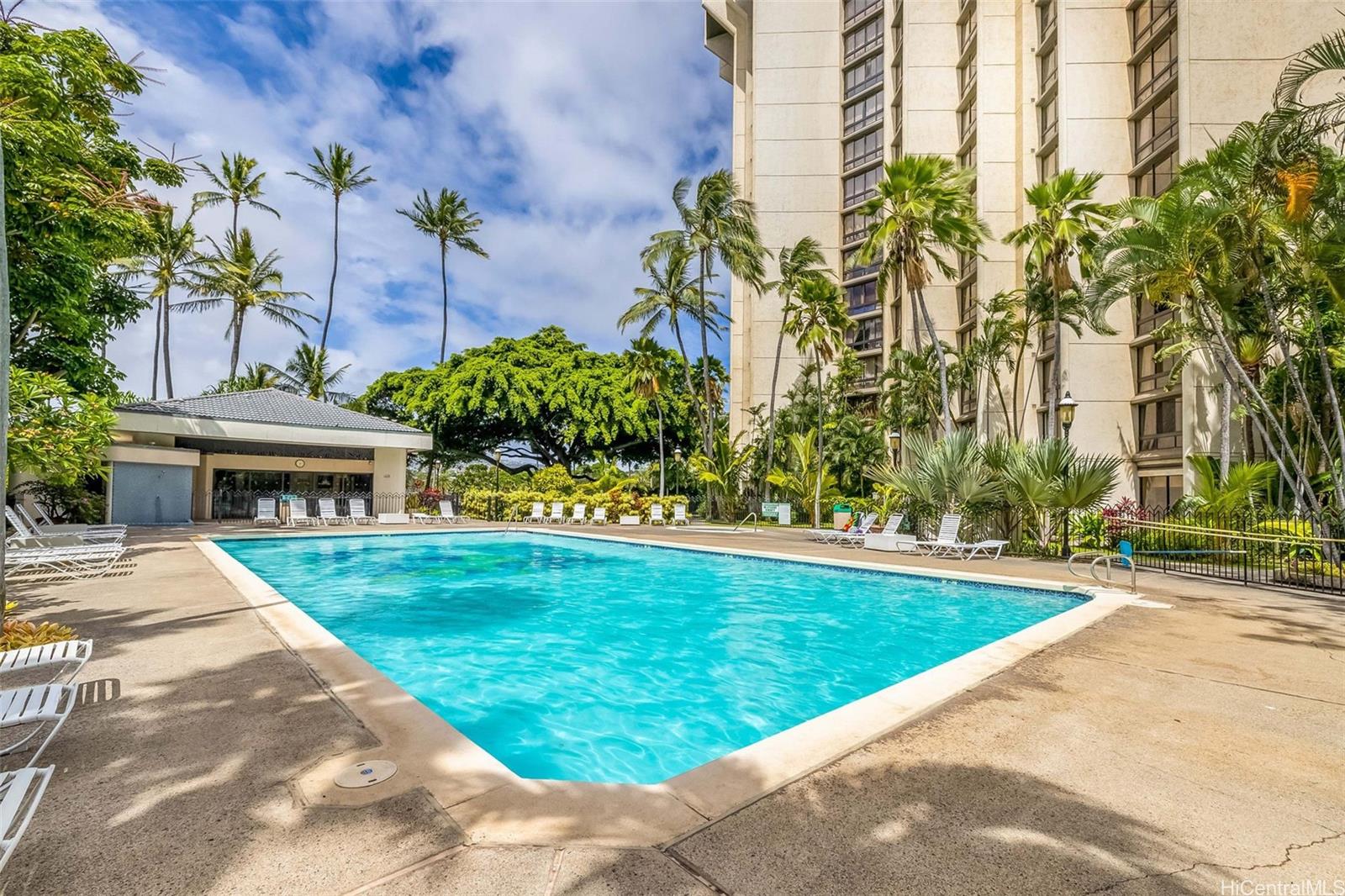 300 Wai Nani Way #1015, Honolulu, HI 96815