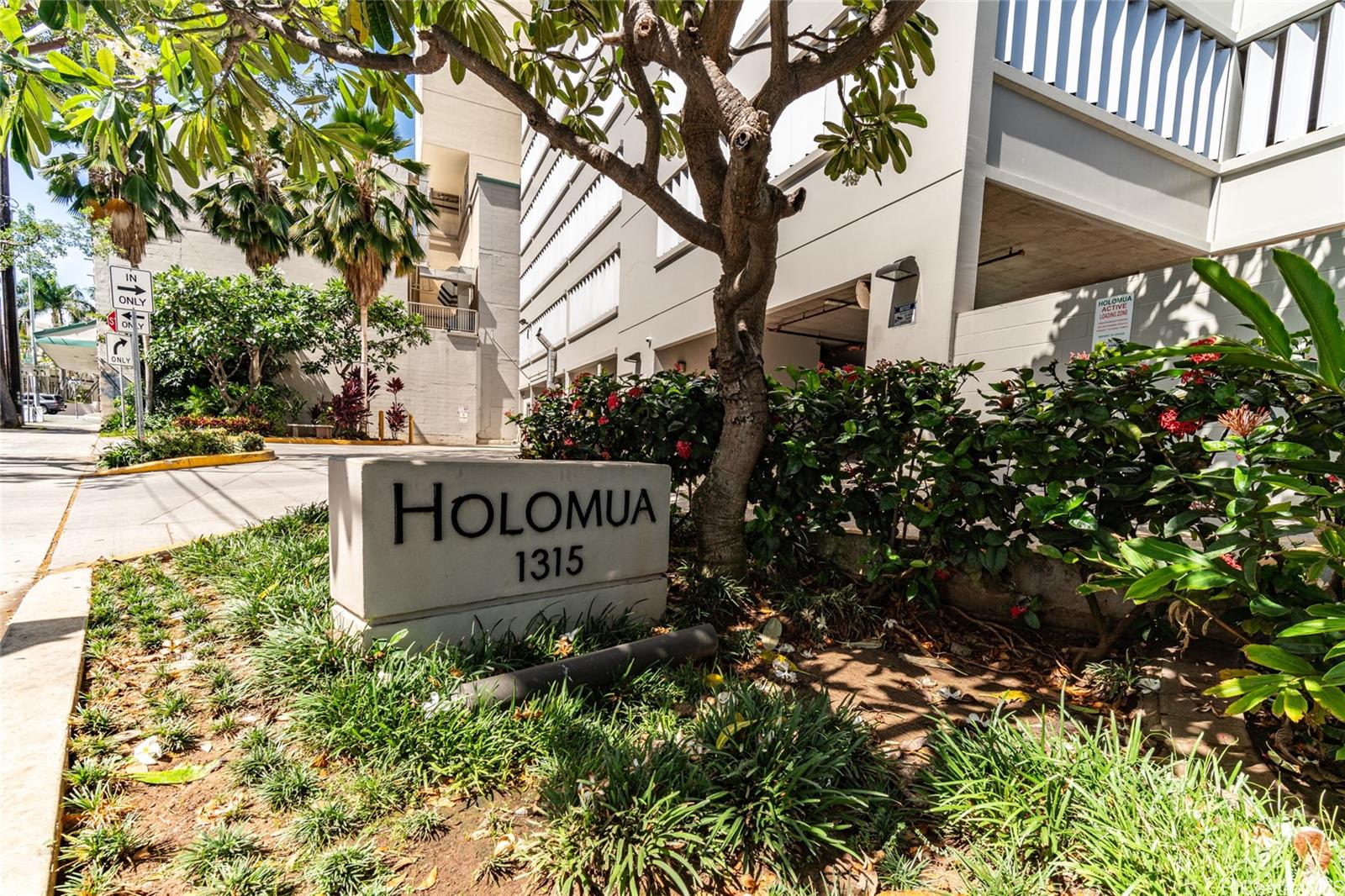 Holomua 1315 Kalakaua Avenue #2409, Honolulu, HI 96826
