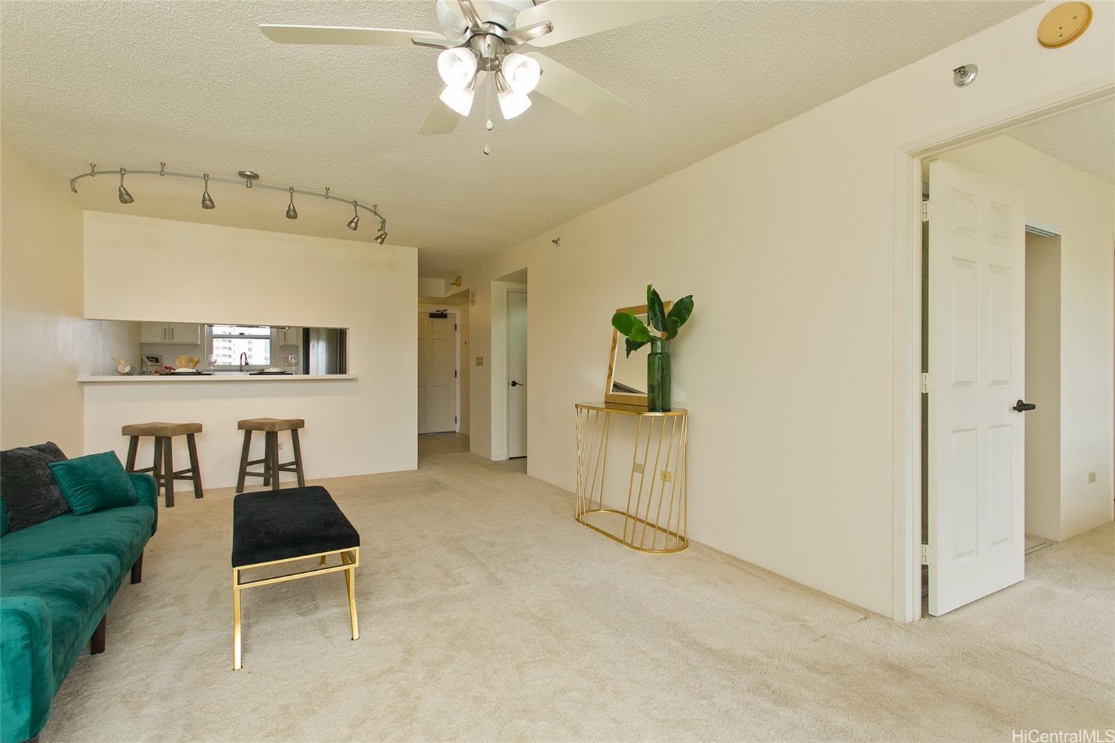 3075 Ala Poha Place #805, Honolulu, HI 96818