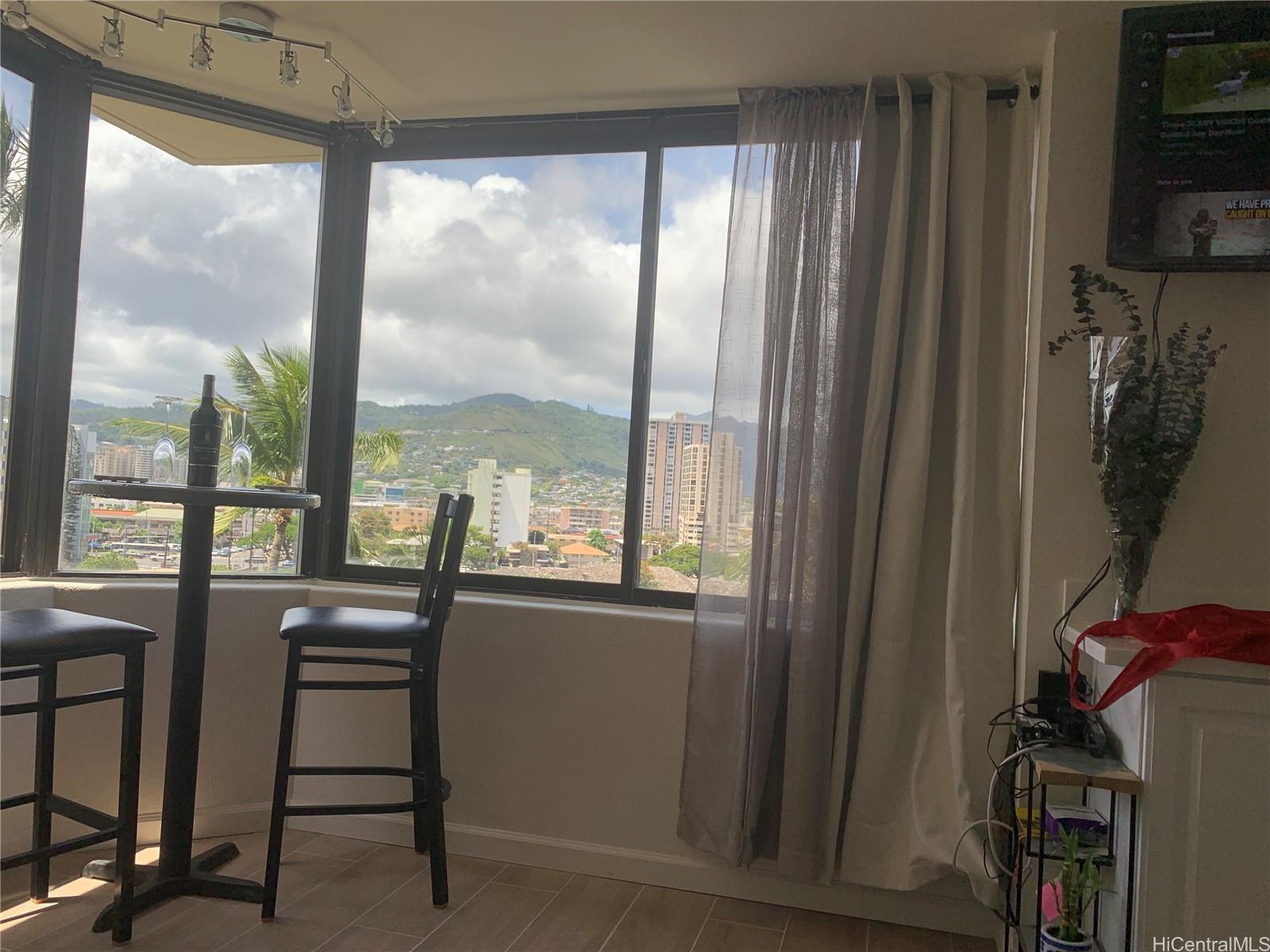 444 Niu Street #814, Honolulu, HI 96815