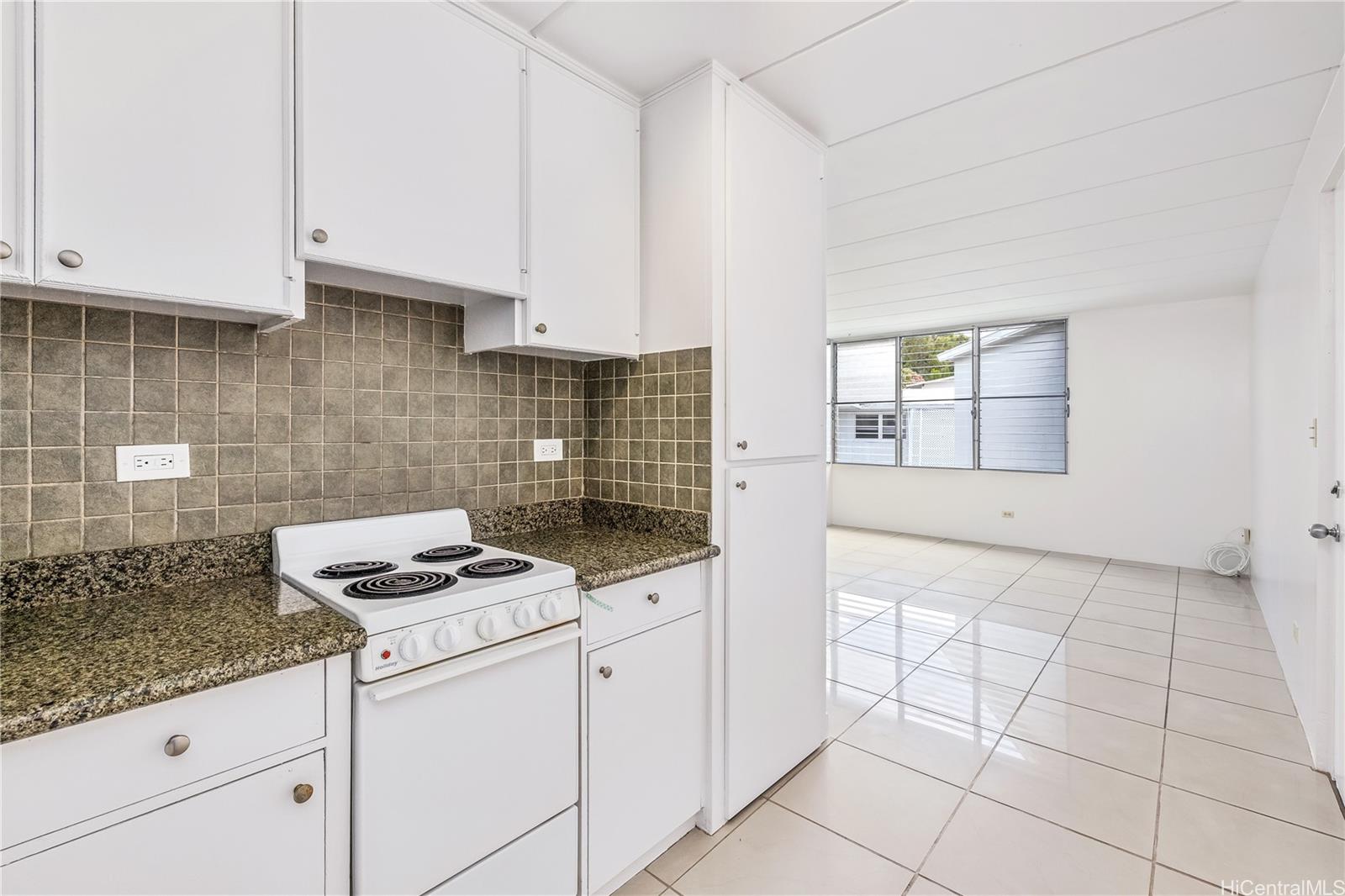 1936 Wilder Avenue #302, Honolulu, HI 96822