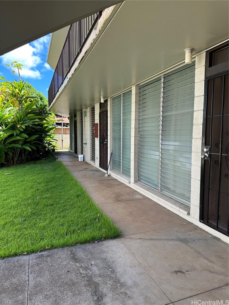 1749 Fern Street Honolulu, HI 96826