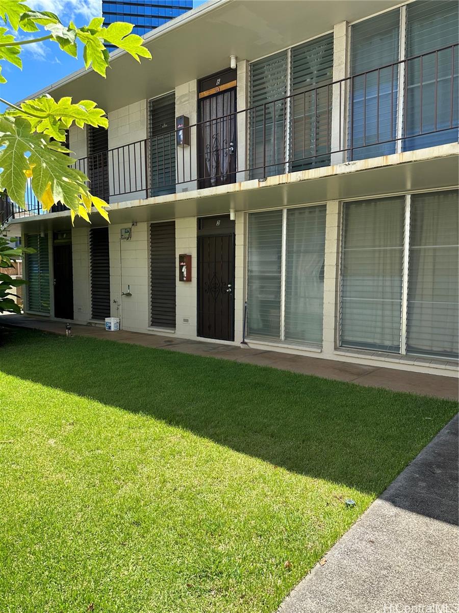 1749 Fern Street Honolulu, HI 96826