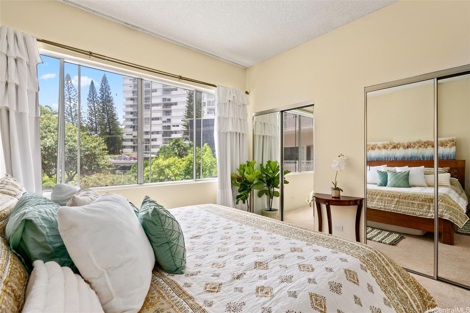 1020 Green Street #310-B, Honolulu, HI 96822