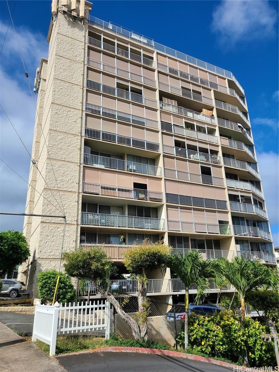 1687 Pensacola Street #902, Honolulu, HI 96822