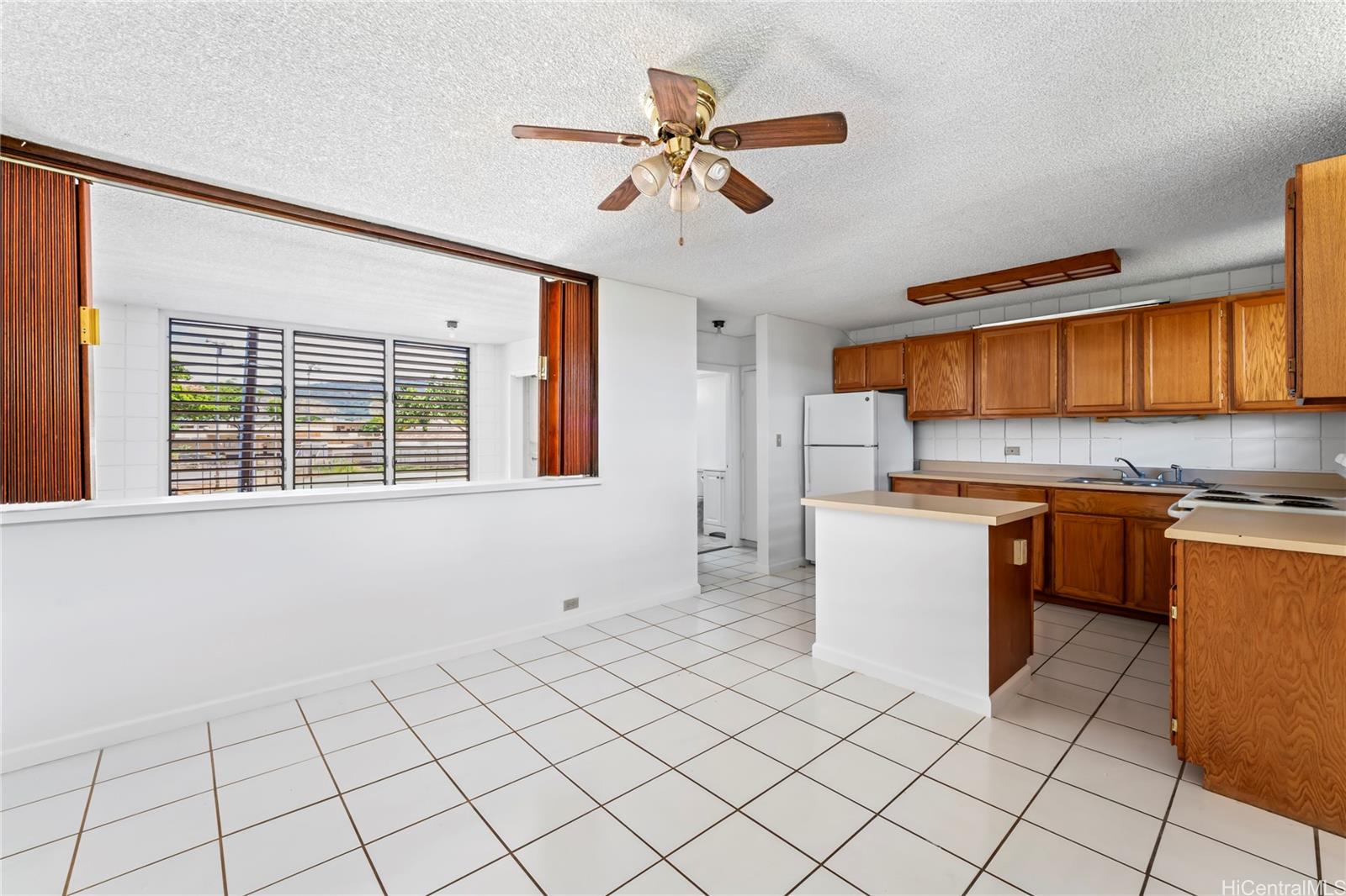 1506 Kaumualii Street #D212, Honolulu, HI 96817