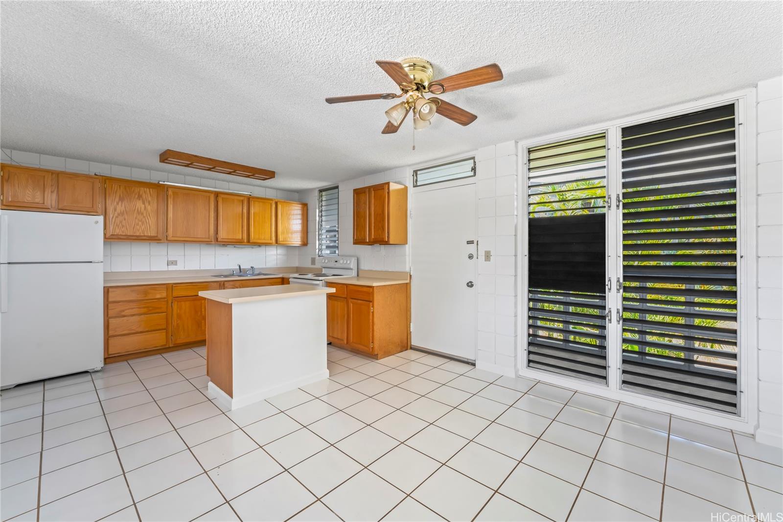 1506 Kaumualii Street #D212, Honolulu, HI 96817