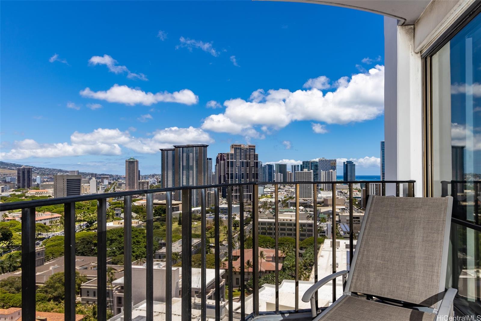 700 Richards Street #2506, Honolulu, HI 96813