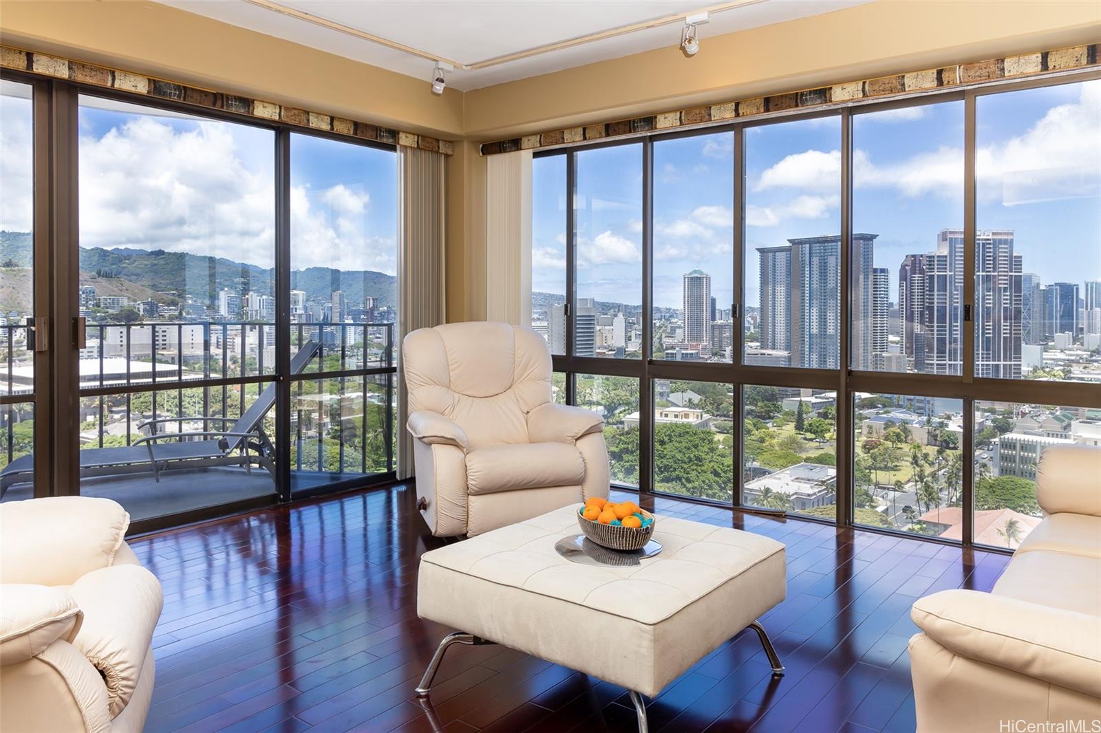 700 Richards Street #2506, Honolulu, HI 96813