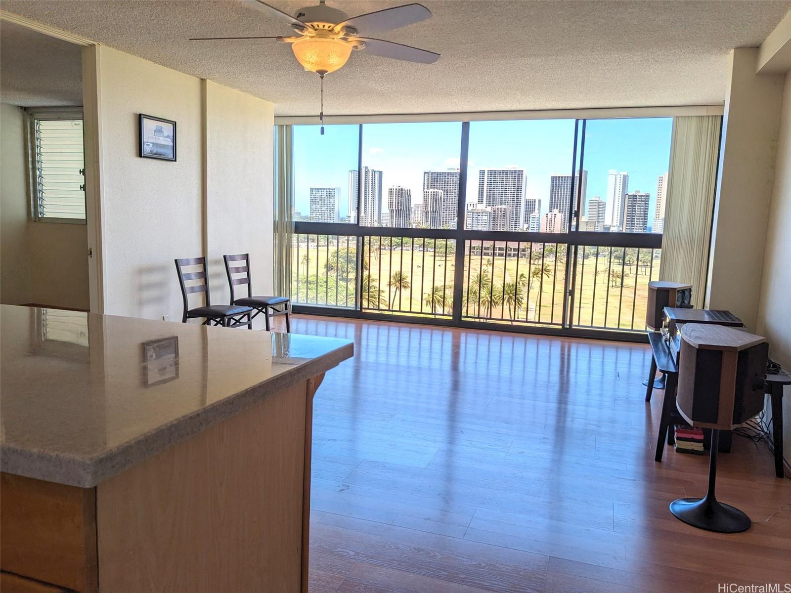 2916 Date Street #11F, Honolulu, HI 96816