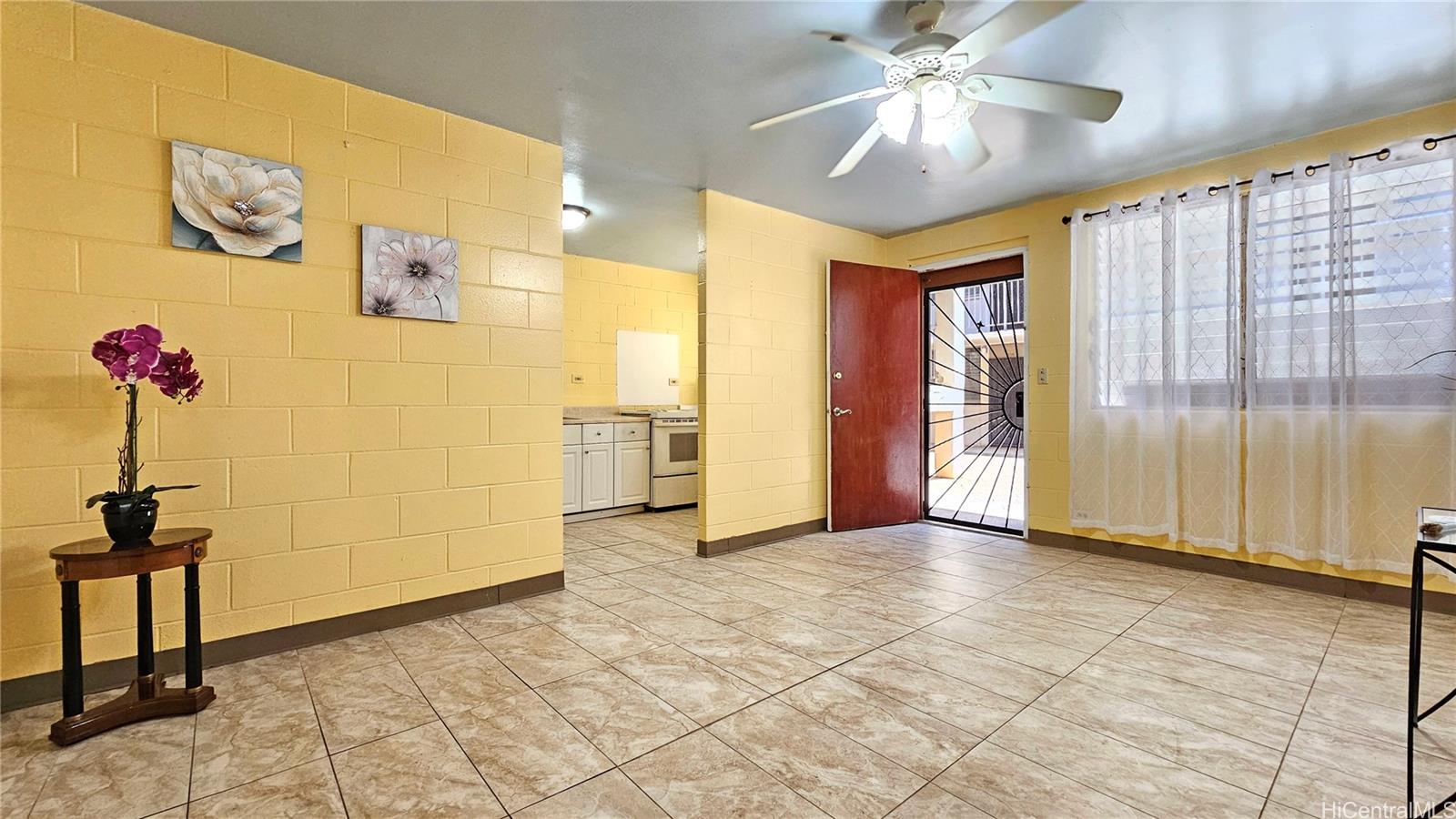 94-245 Leowahine Street #1029, Waipahu, HI 96797