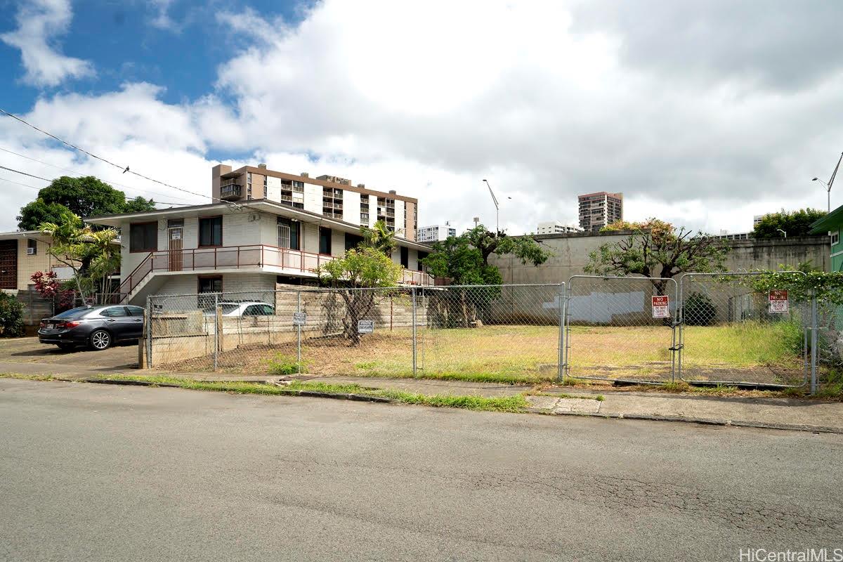 1266 Matlock Avenue Honolulu, HI 96814