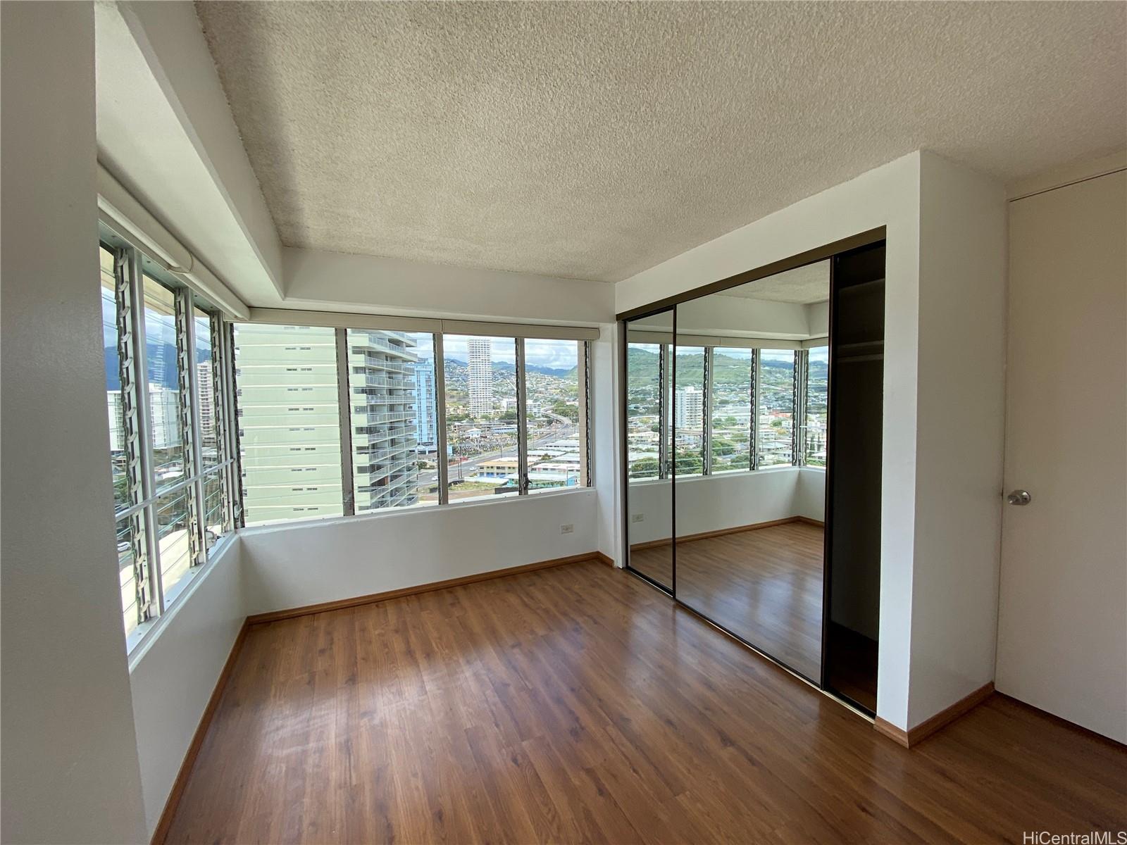 2525 Date Street #1305, Honolulu, HI 96826