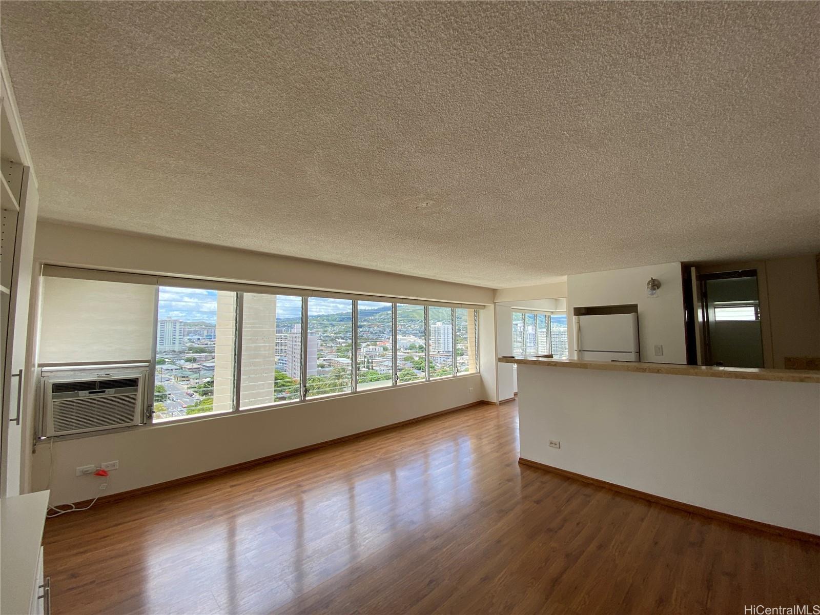 2525 Date Street #1305, Honolulu, HI 96826