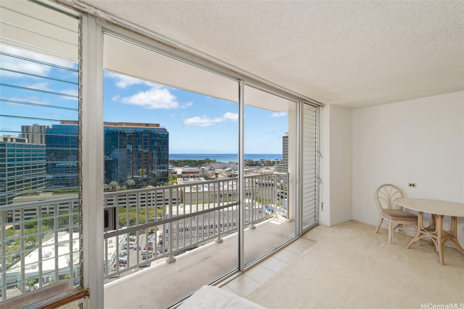 750 Amana Street #2009, Honolulu, HI 96814