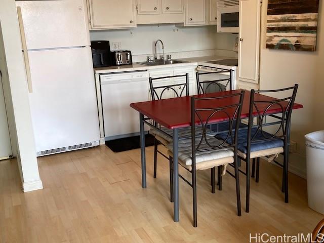 2240 Kuhio Street #1803, Honolulu, HI 96815