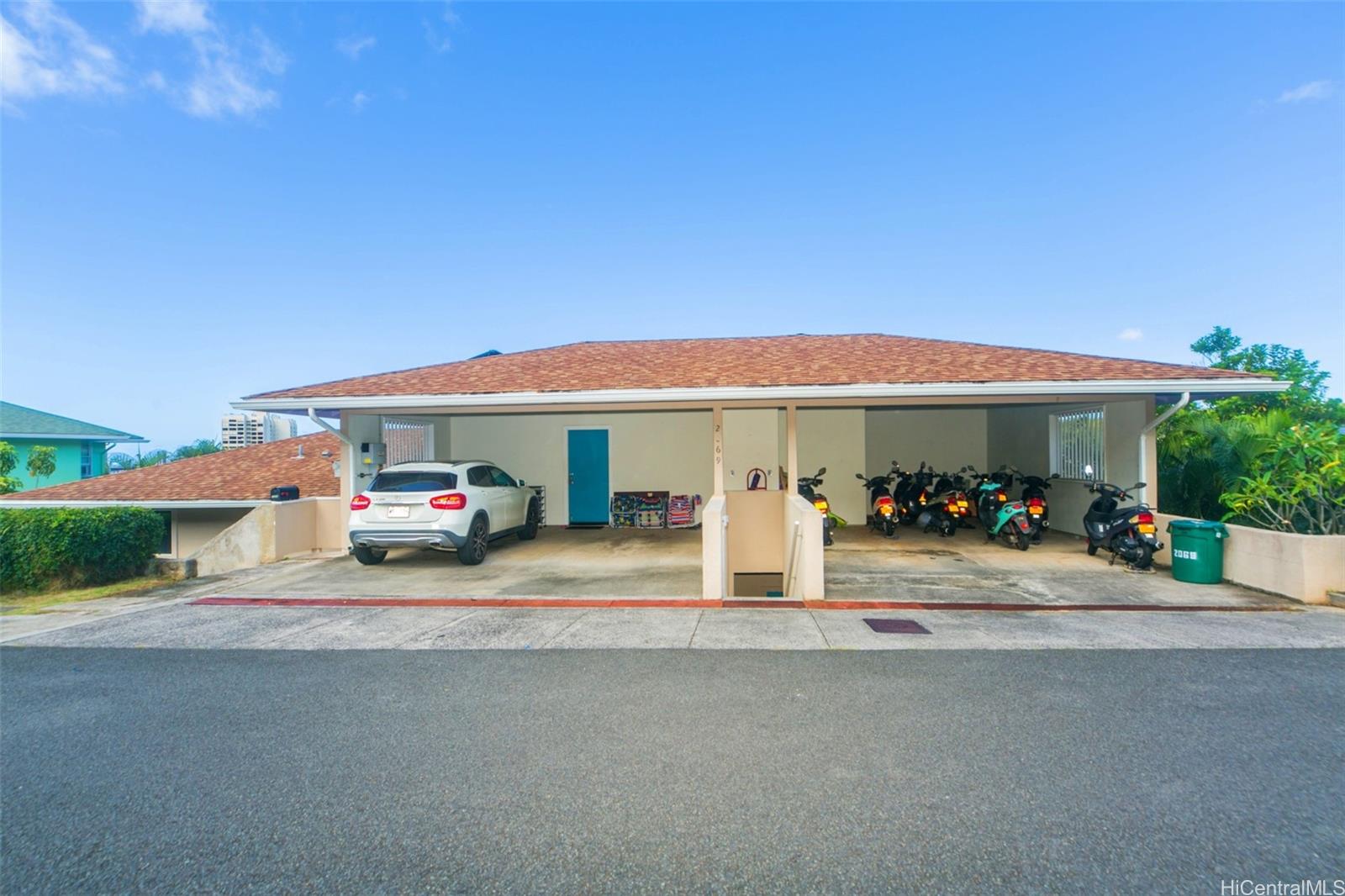 2069 Mauna Place Honolulu, HI 96822