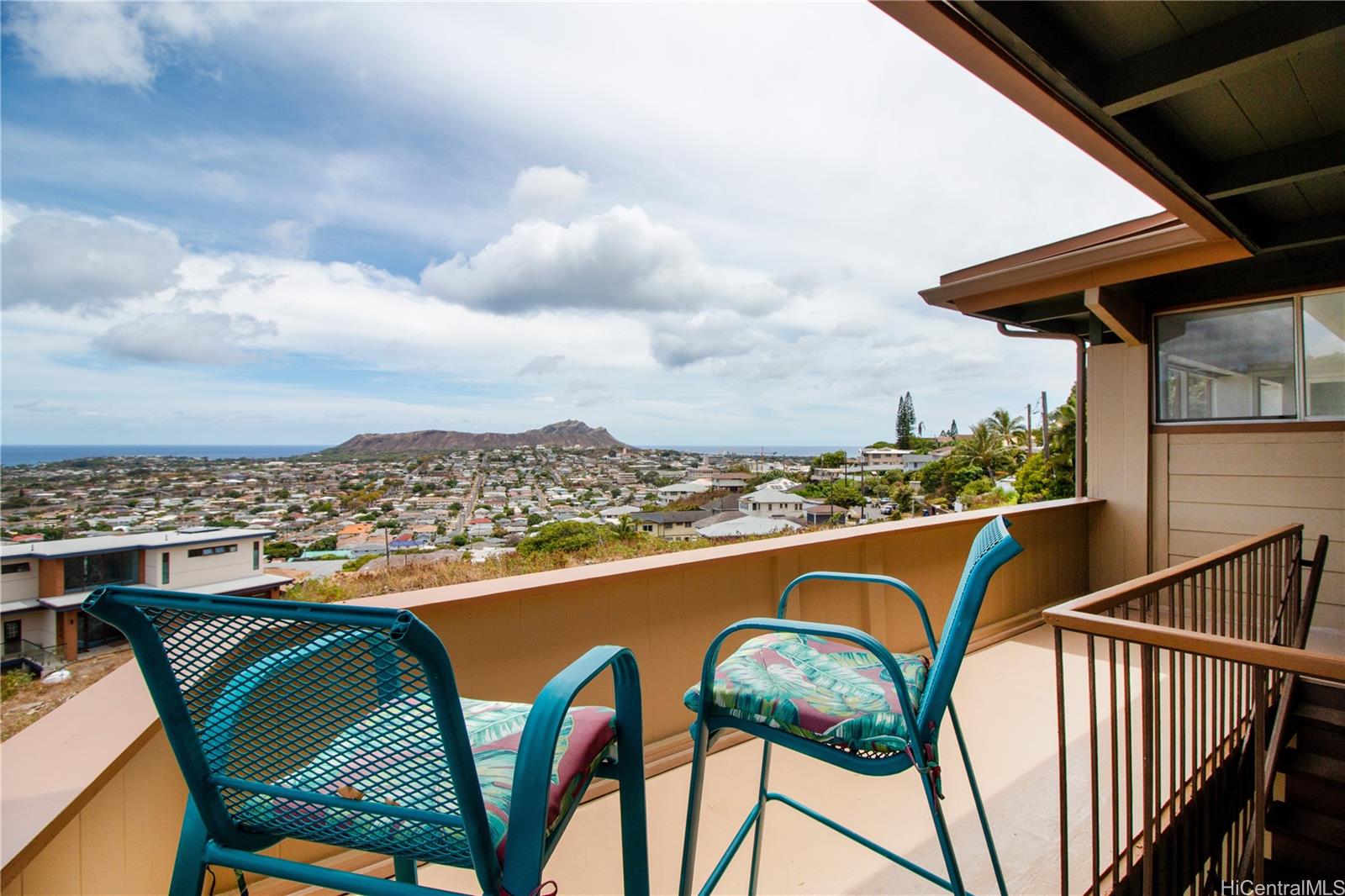 3865 Pukalani Place Honolulu, HI 96816