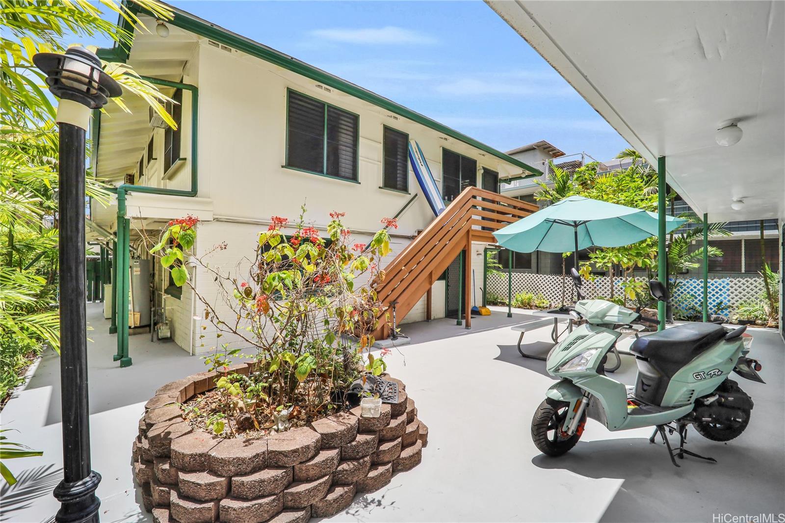 1125 Hoolai Street Honolulu, HI 96814